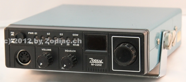 Zodiac M-2202
Typ:CB-Gerät
Frequenz:26.965-27.225 MHz
Kanäle:22
Modulationsart:AM/FM
Leistung:0,5 Watt
Hergestellt ab: 1982
Schlüsselwörter: Zodiac M-2202