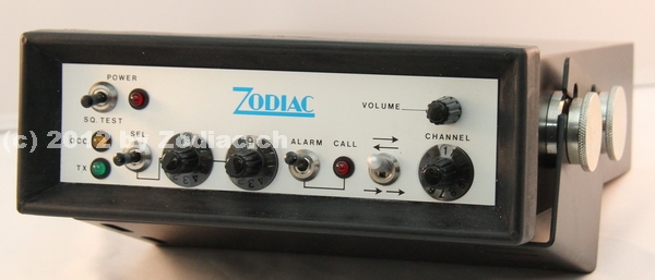 Zodiac MA-162 DSA/C
Typ:VHF-Gerät
Frequenz:146-174 MHz
Kanäle:bis 6
Modulationsart:FM
Leistung:25 Watt
Hergestellt ab:19??
Spezielles: dieses Gerät hat 6 Kanäle mit 5 Ton Selektivruf und Codewähler
Schlüsselwörter: Zodiac MA-162 DSA/C